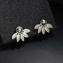Load image into Gallery viewer, Crystal Flower Earrings